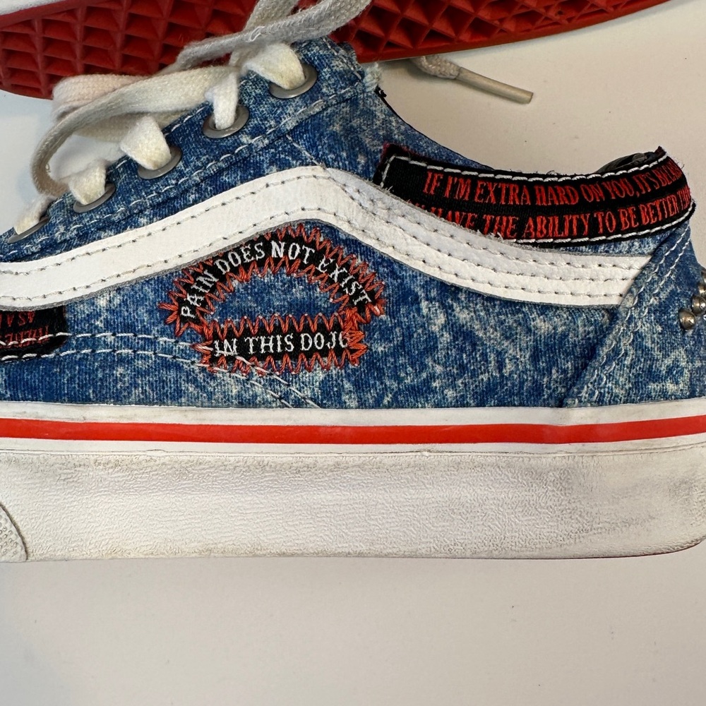 VANS X Cobra Kai Eagle Fang Karate Old Skool Sneakers Mens 4 Women’s 5.5 - Picture 6 of 14